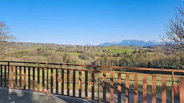 Estate in Cruseilles, Auvergne-Rhône-Alpes, France 1 - 17438488