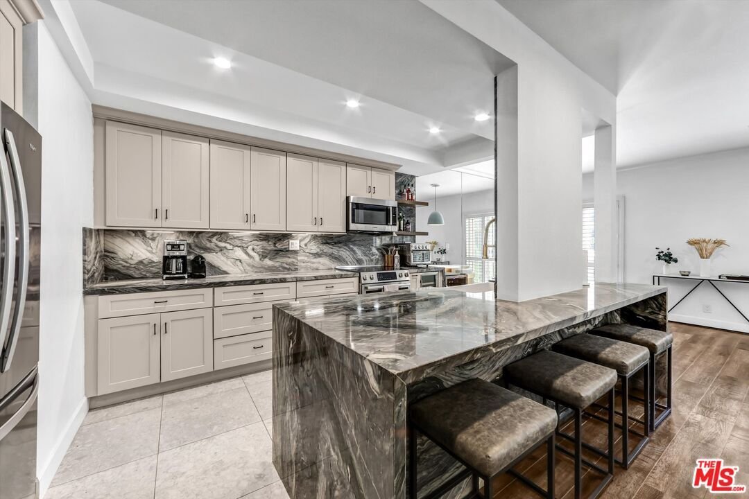 Condo in Los Angeles, California, United States 2 - 18989292