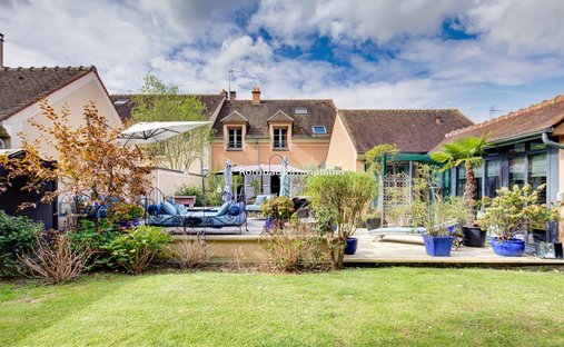 Villa in Bourg-La Feuillaume Nord, La Celle-Saint-Cloud, Frankreich 1