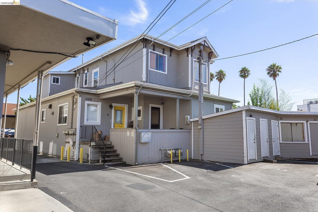 Oakland, California, United States 5 - 18987848