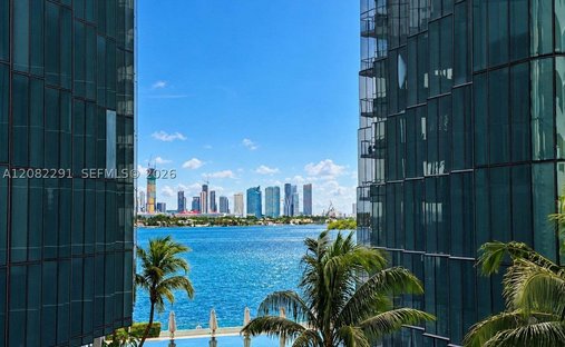 Condo in Miami Beach, Florida, United States 1