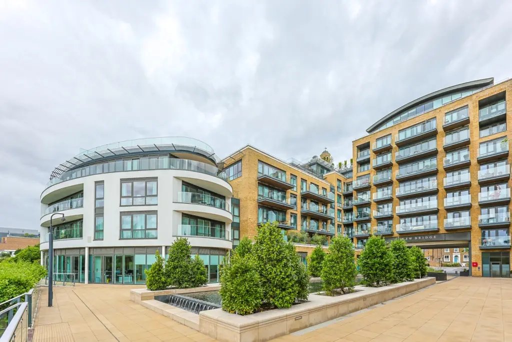 Apartment in Little Ealing, Hounslow, England 1 - 18987913