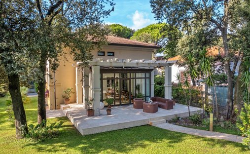 Villa in Camaiore, Tuscany, Italy 1