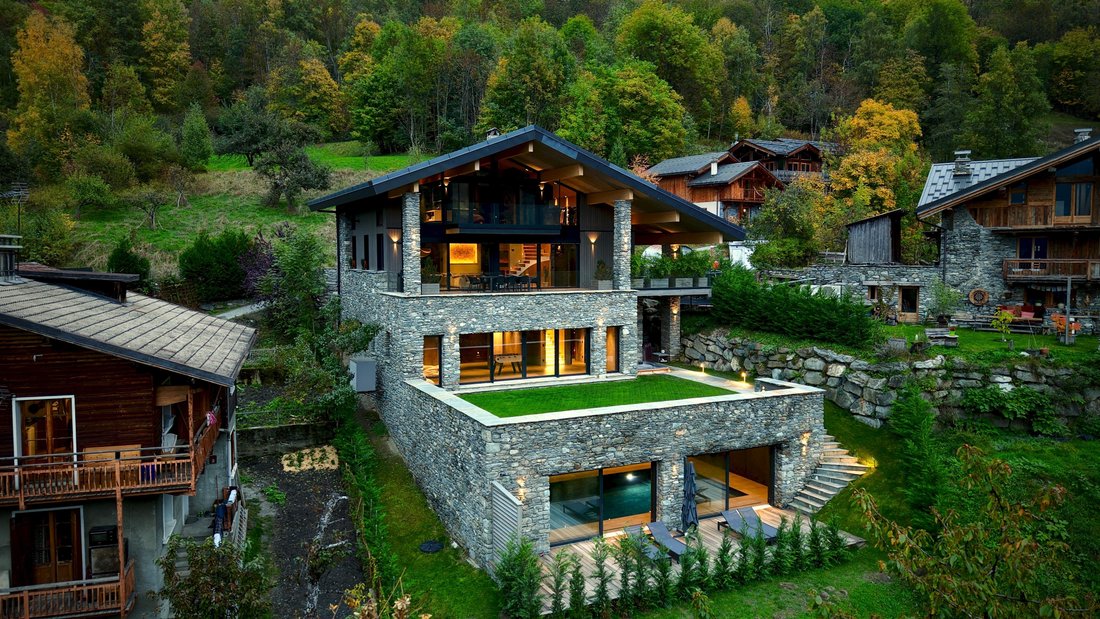 Chalet in Sainte-Foy-Tarentaise, Auvergne-Rhône-Alpes, France 1 - 18525609