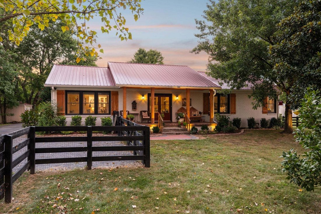 House in College Grove, Tennessee, United States 1 - 18990796