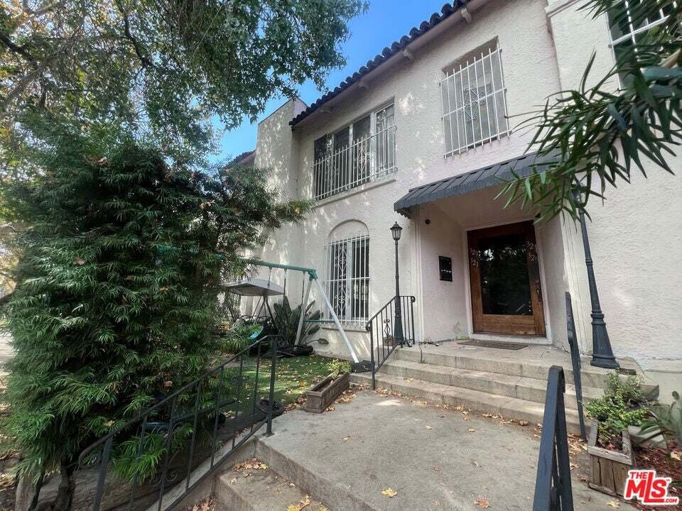 Los Angeles, California, United States 3 - 18990973