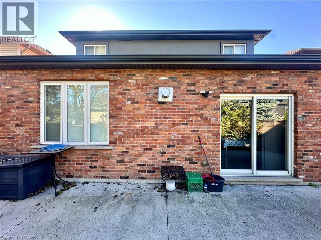 House in Hamilton, Ontario, Canada 3 - 18990916