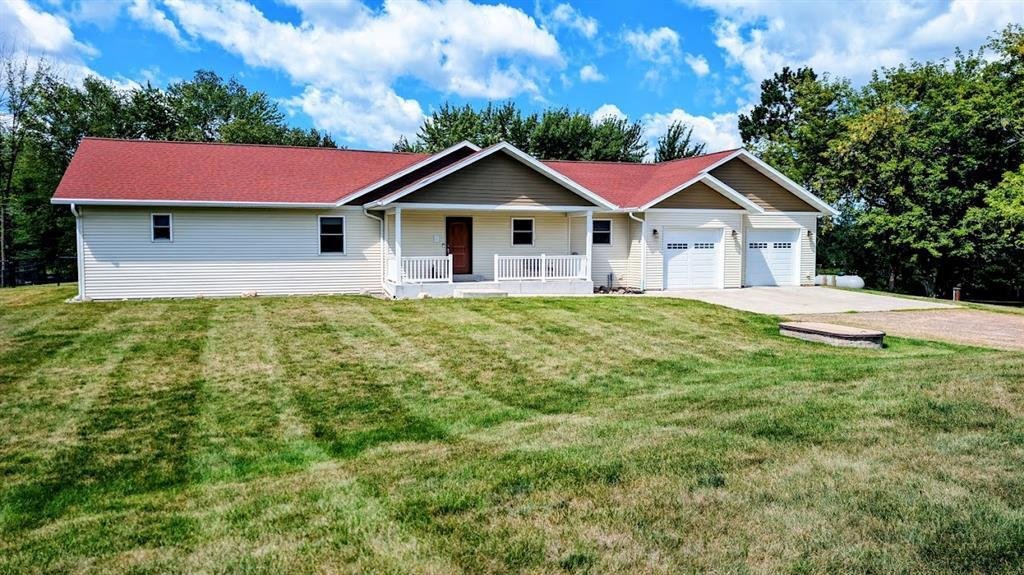 House in New Auburn, Wisconsin, United States 4 - 18991041