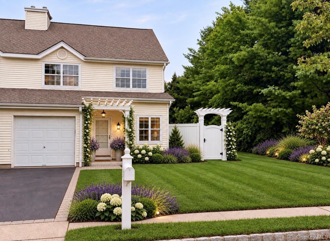 House in Melville, New York, United States 1 - 18477801