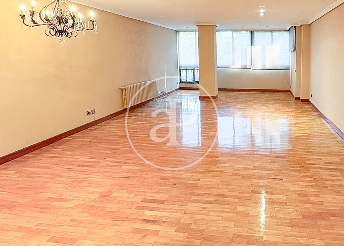 Apartment in Fuencarral-El Pardo, Madrid, Spain 2 - 18991394