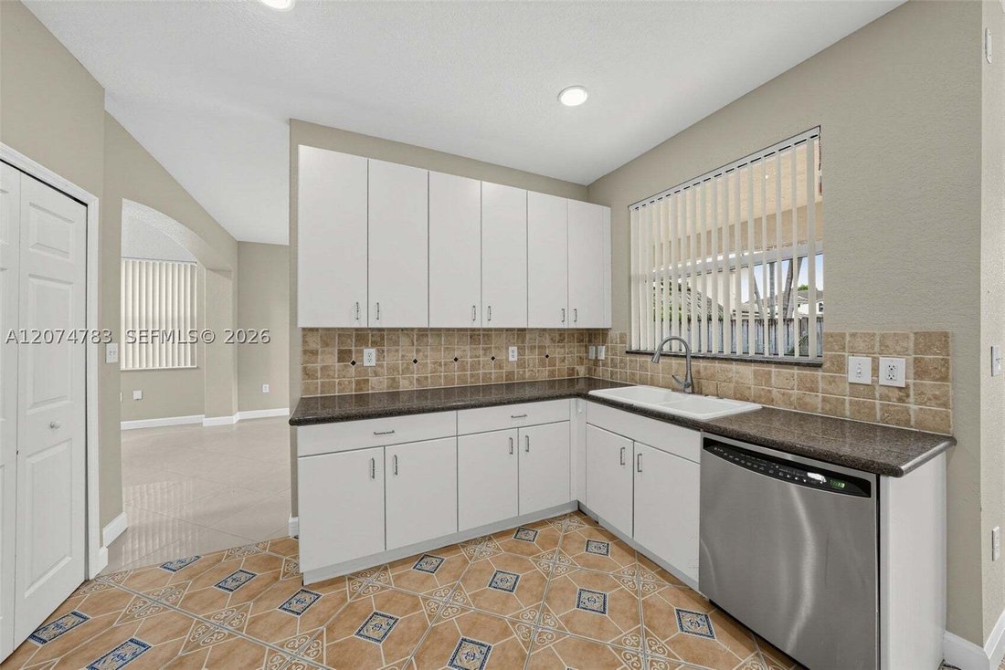 House in West Miami, Florida, United States 5 - 18969876