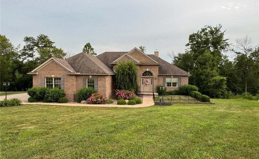 House in Saint Clairsville, Ohio, United States 1