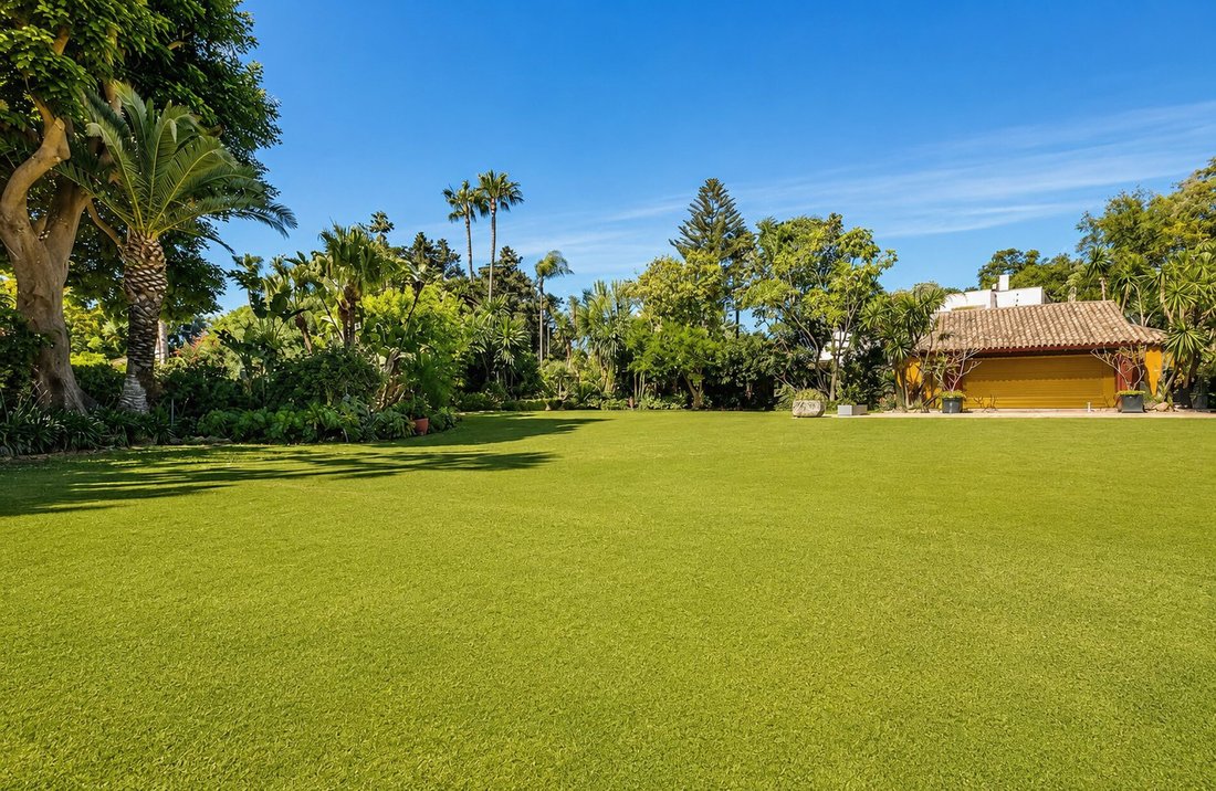 Villa in Sotogrande, San Roque, Andalusia 2 - 18990775