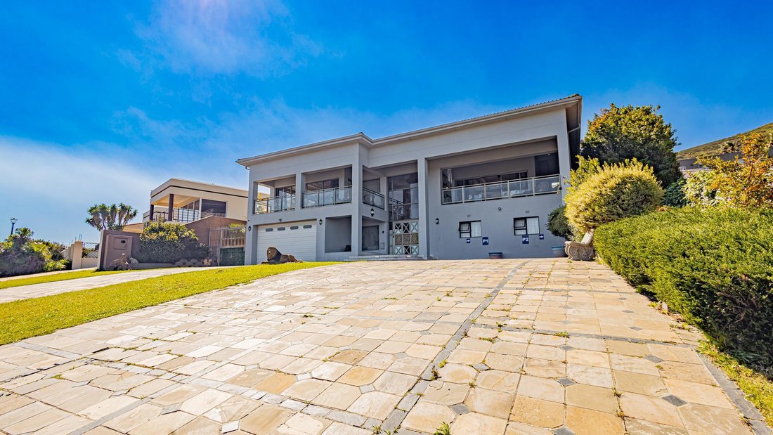 House in Plattekloof 3, Northern Suburbs, Cape Town 4 - 18991268