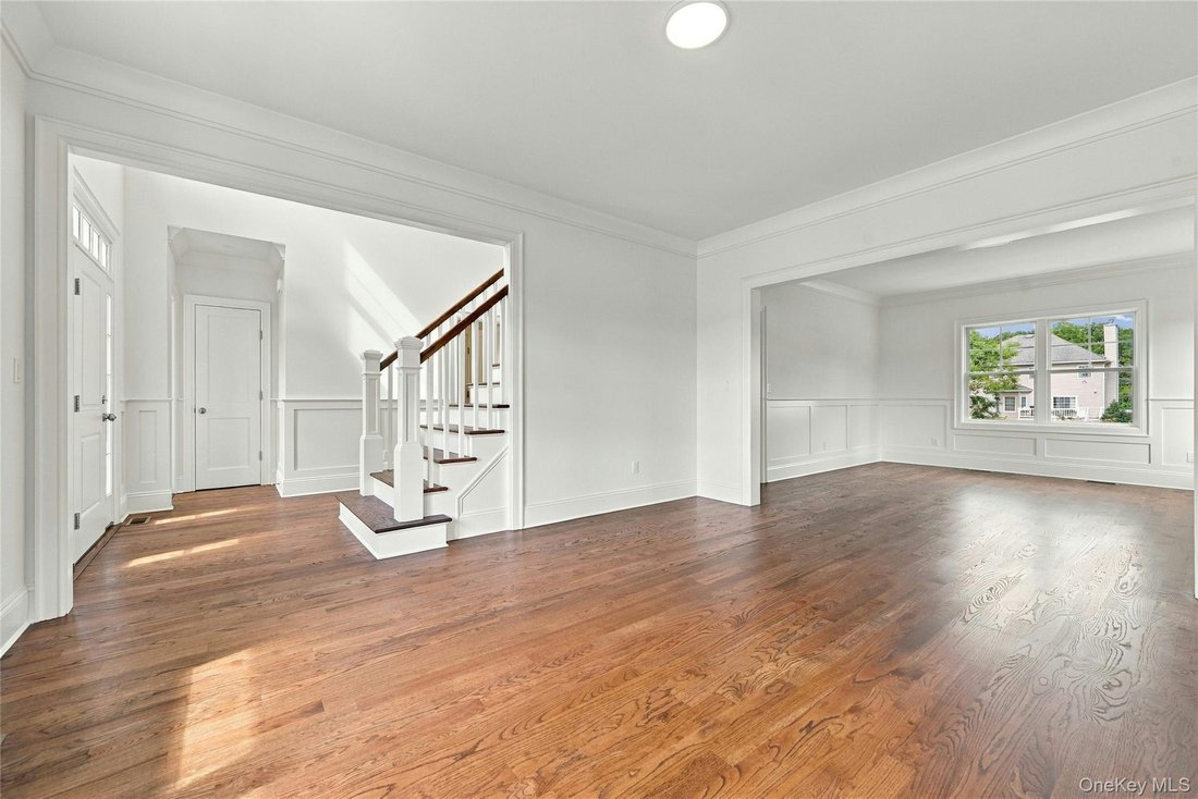 House in East Northport, New York, United States 5 - 18990983