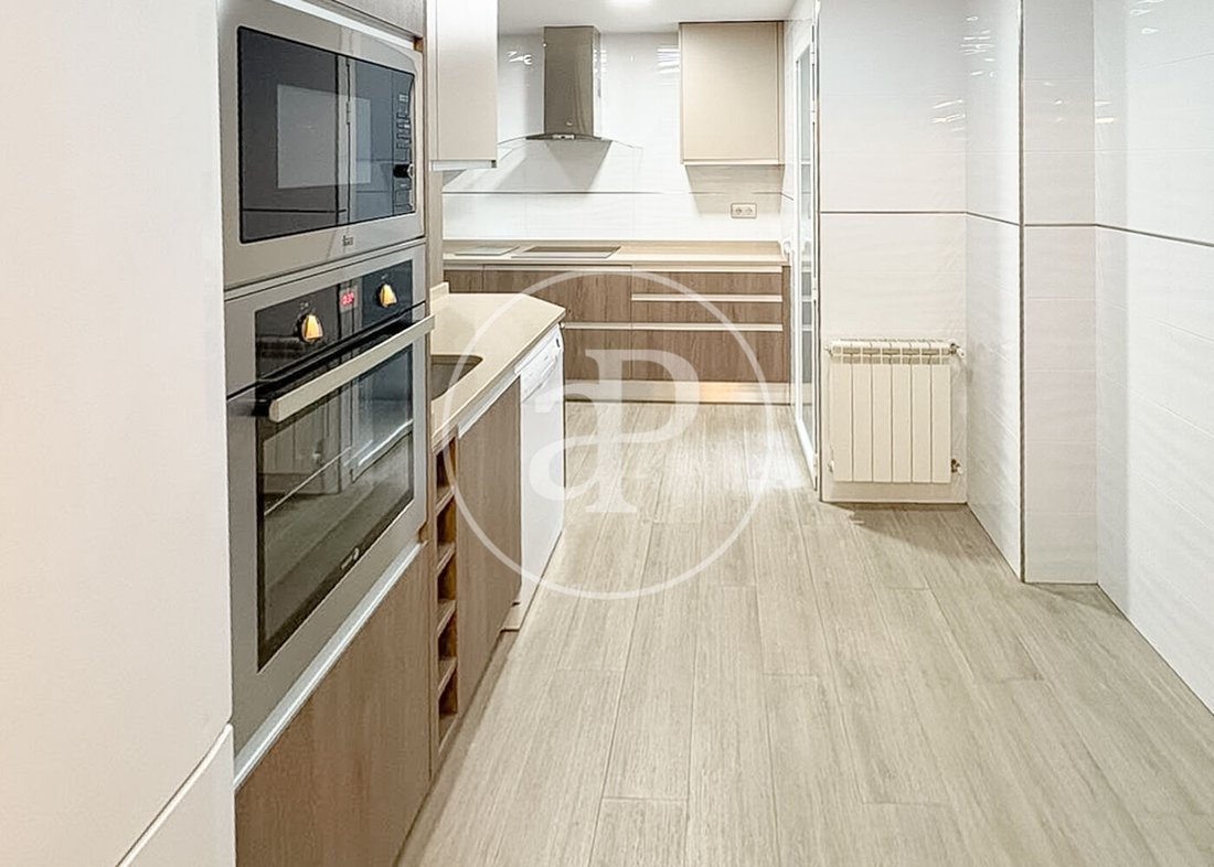 Apartment in Fuencarral-El Pardo, Madrid, Spain 5 - 18991394