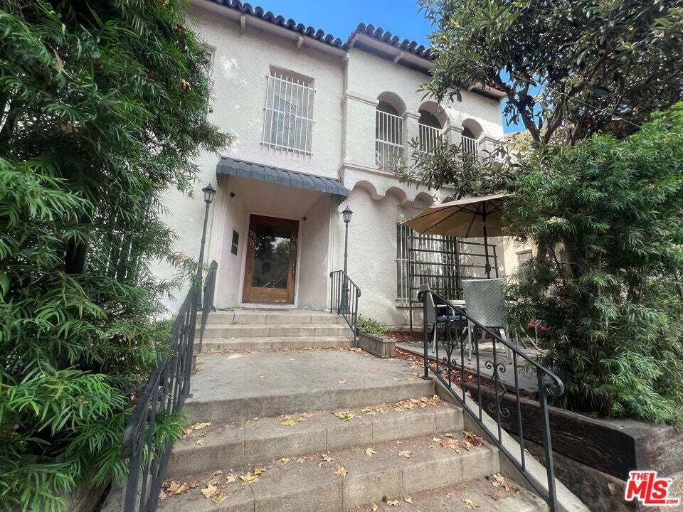 Los Angeles, California, United States 2 - 18990973