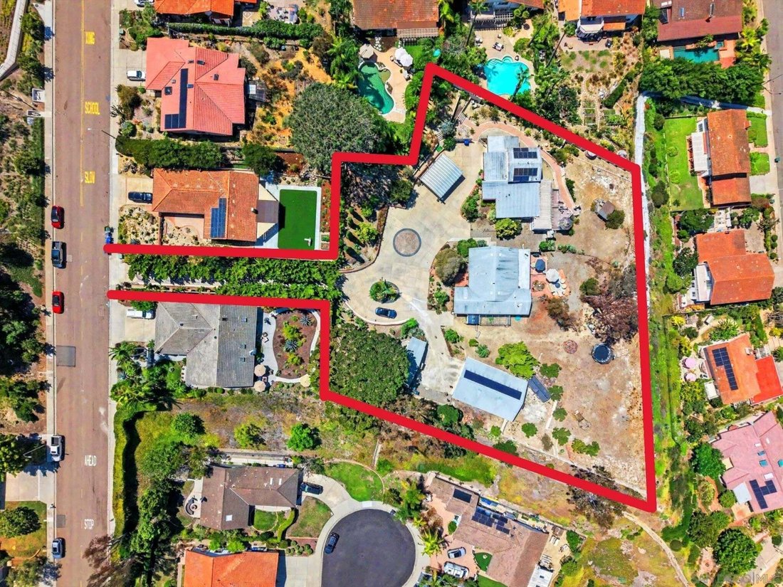 Solana Beach, California, United States 1 - 18990867