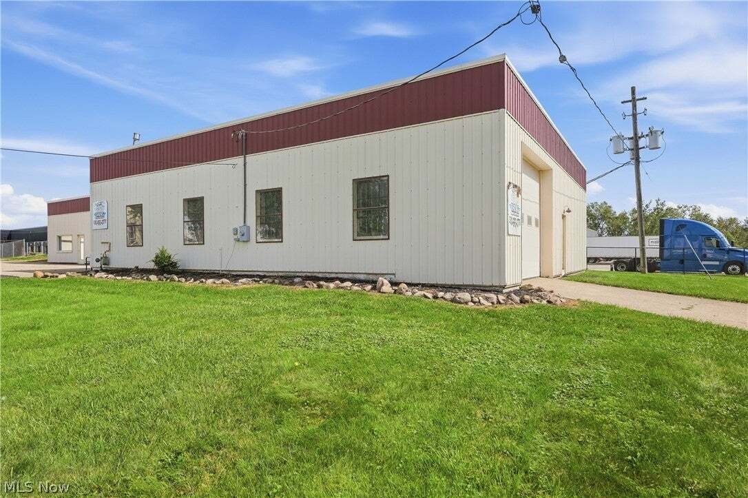 House in Aurora, Ohio, United States 3 - 18991100