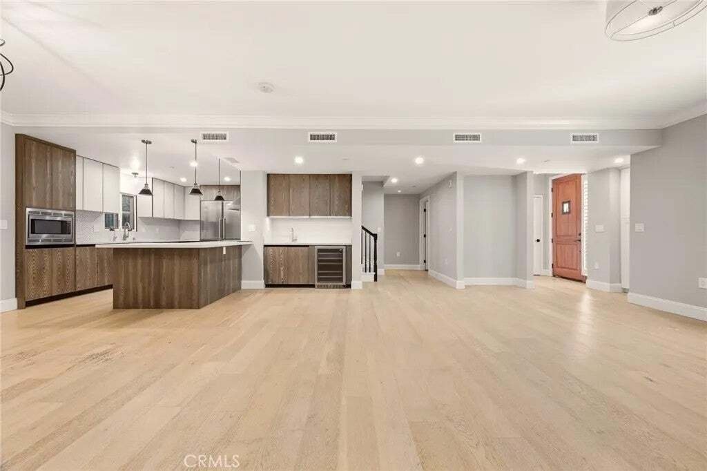 Townhouse in Altadena, California, United States 5 - 18990953