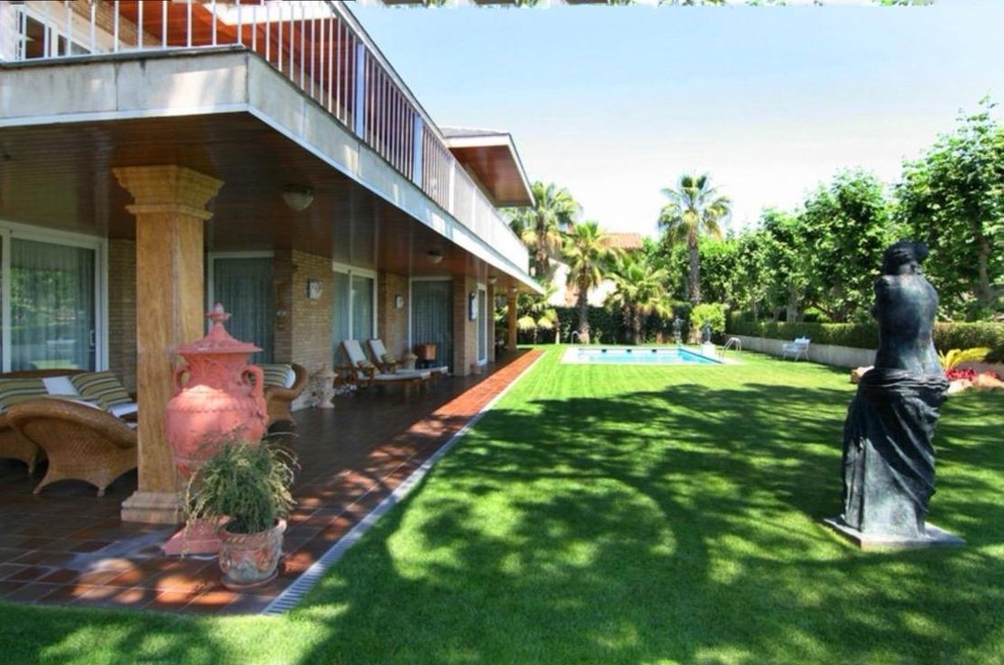 Villa in Tiana, Catalonia, Spain 5 - 18990966