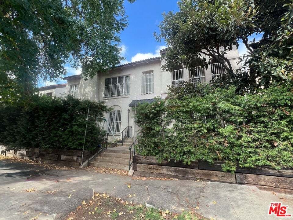 Los Angeles, California, United States 4 - 18990973