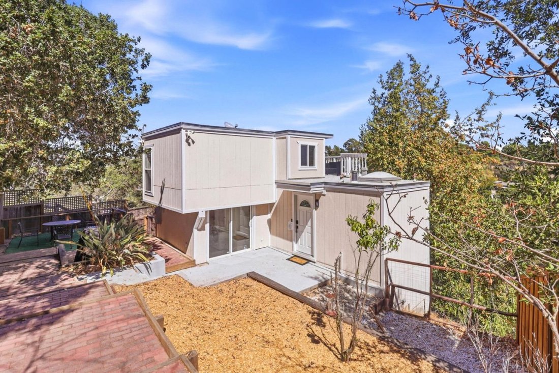 House in San Carlos, California, United States 1 - 18990897