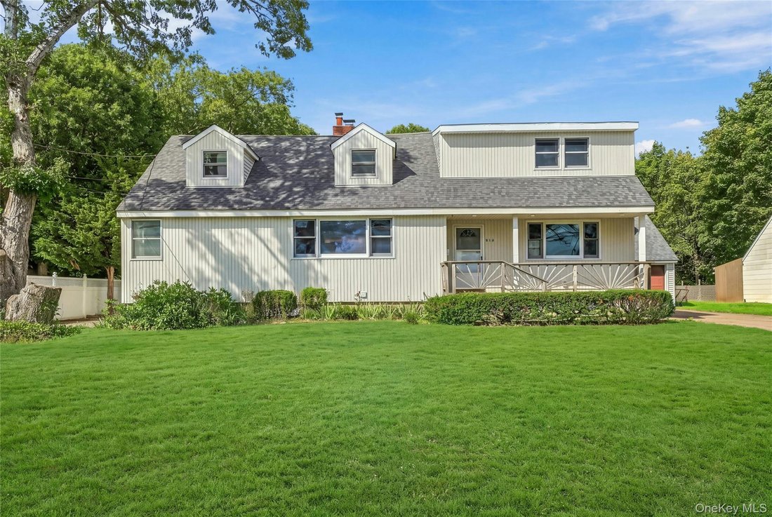 House in West Babylon, New York, United States 2 - 18991290
