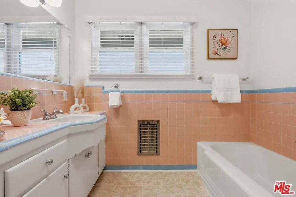 House in Los Angeles, California, United States 5 - 18990977