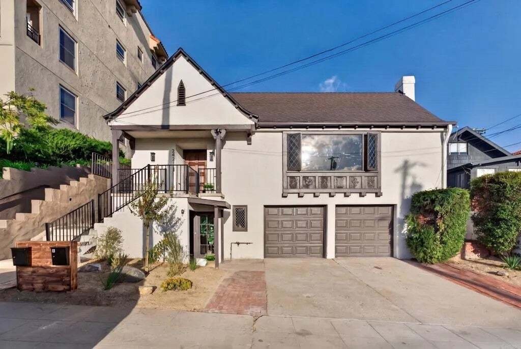 San Diego, California, United States 1 - 18990894