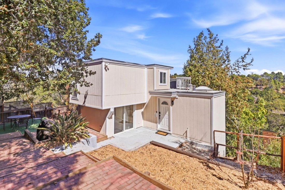 House in San Carlos, California, United States 5 - 18990897