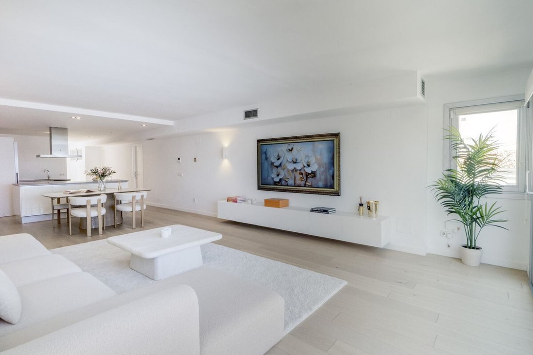 Apartment in Puerto Banus, Marbella, Spain 5 - 18991397