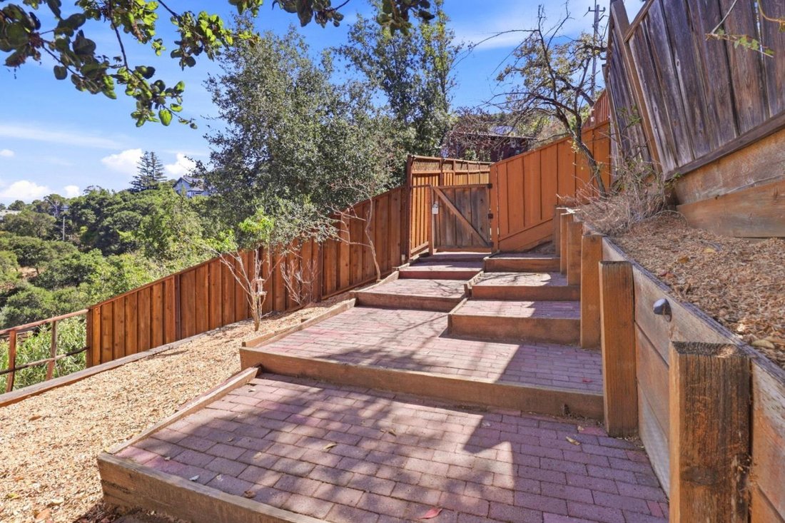 House in San Carlos, California, United States 4 - 18990897