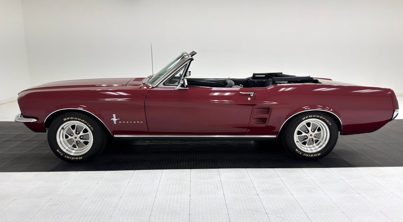 Cabriolet in Morgantown, United States 4 - 18991154