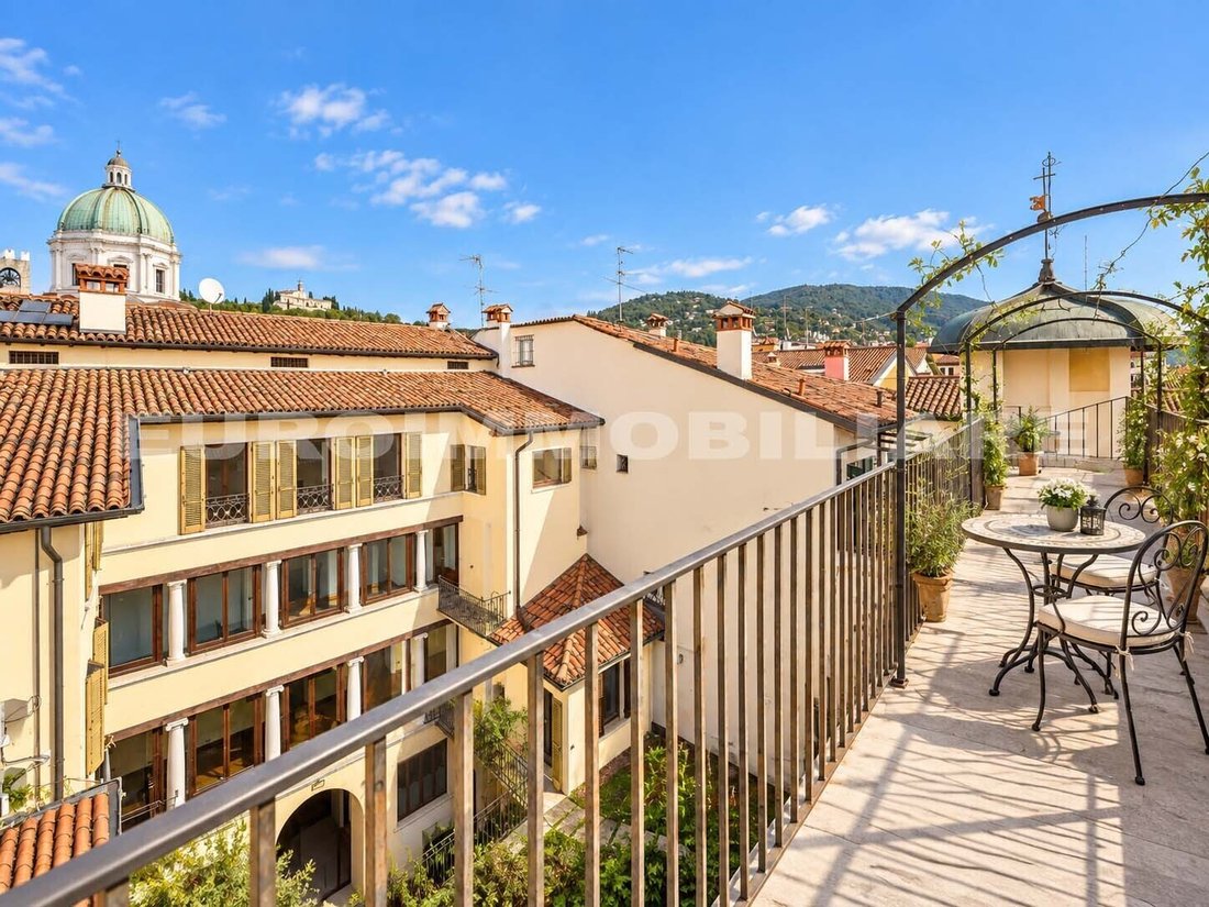 Apartment in Centro Storico, Brescia, Lombardy 4 - 15360160