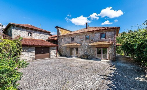 House in Covide, Braga, Portugal 1