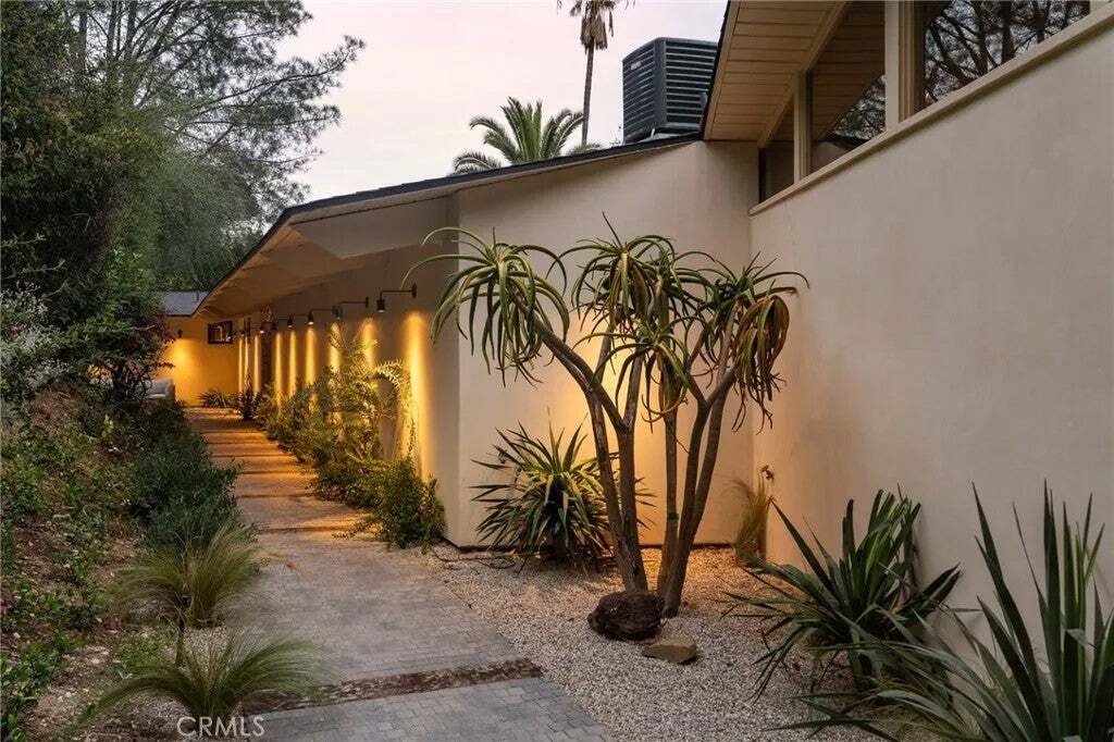 House in Los Angeles, California, United States 2 - 18990873