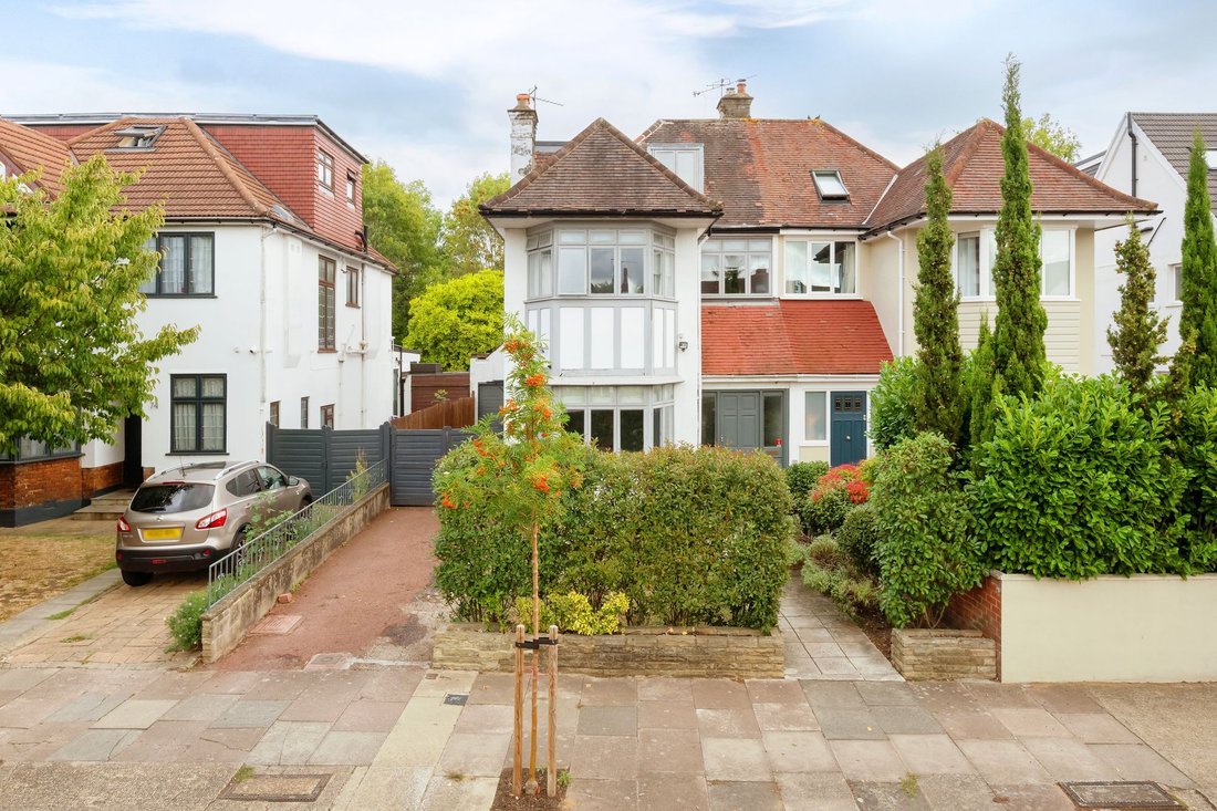 House in Brondesbury Park, Brent, England 1 - 18991033