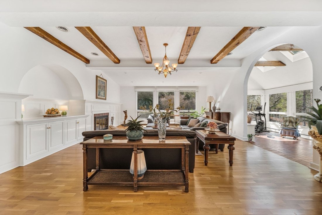 House in Weston, Massachusetts, United States 4 - 17668442