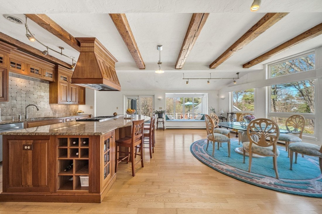 House in Weston, Massachusetts, United States 1 - 17668442