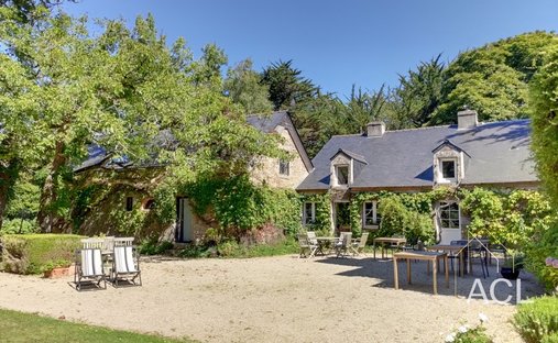 House in Golf, Queven, France 1