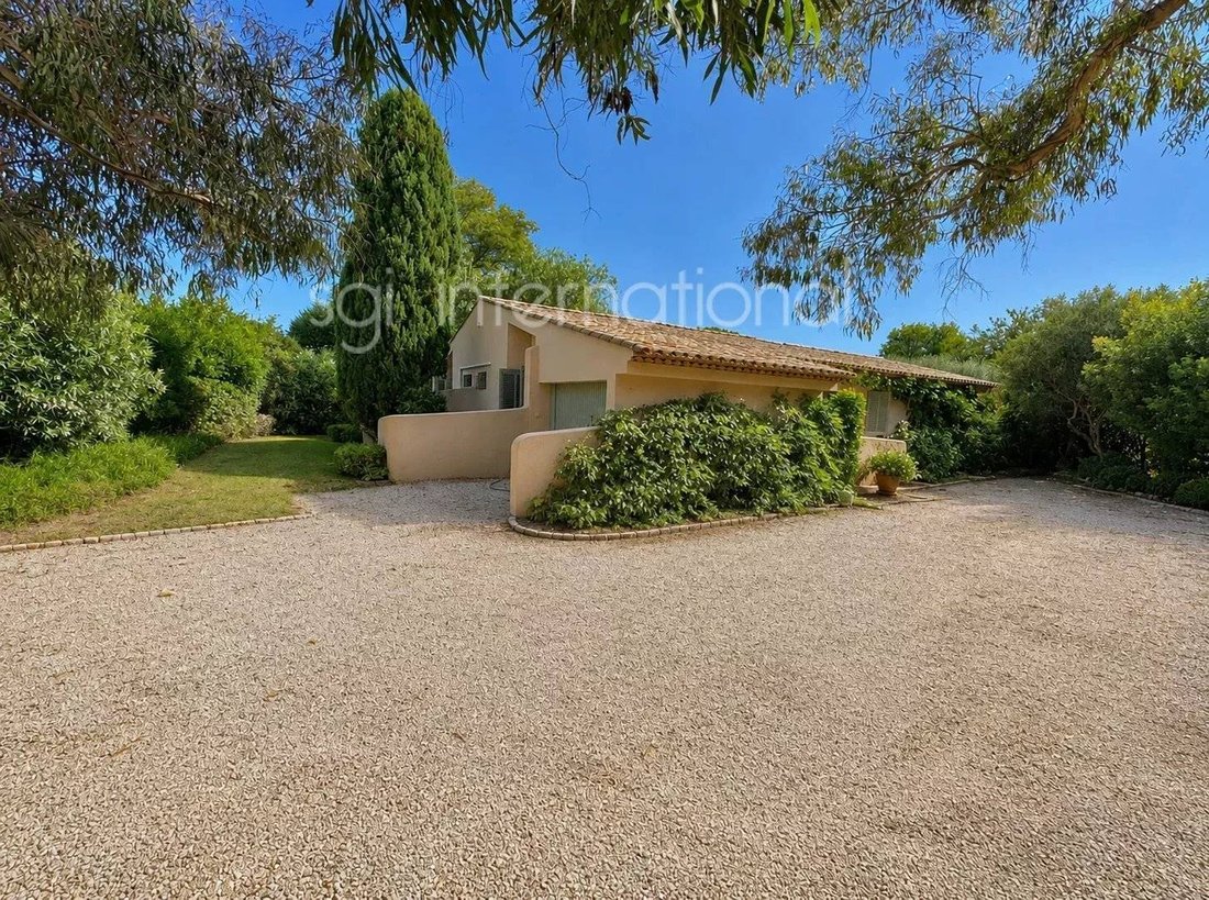 House in Zone Ouest Urbaine, Saint-Tropez, France 3 - 18437093