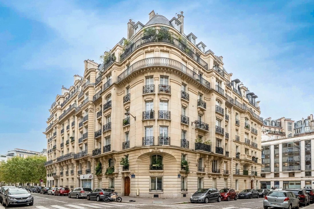 Apartment in Cambronne-Garibaldi, Paris 15e Arrondissement, Paris 1 - 18991649