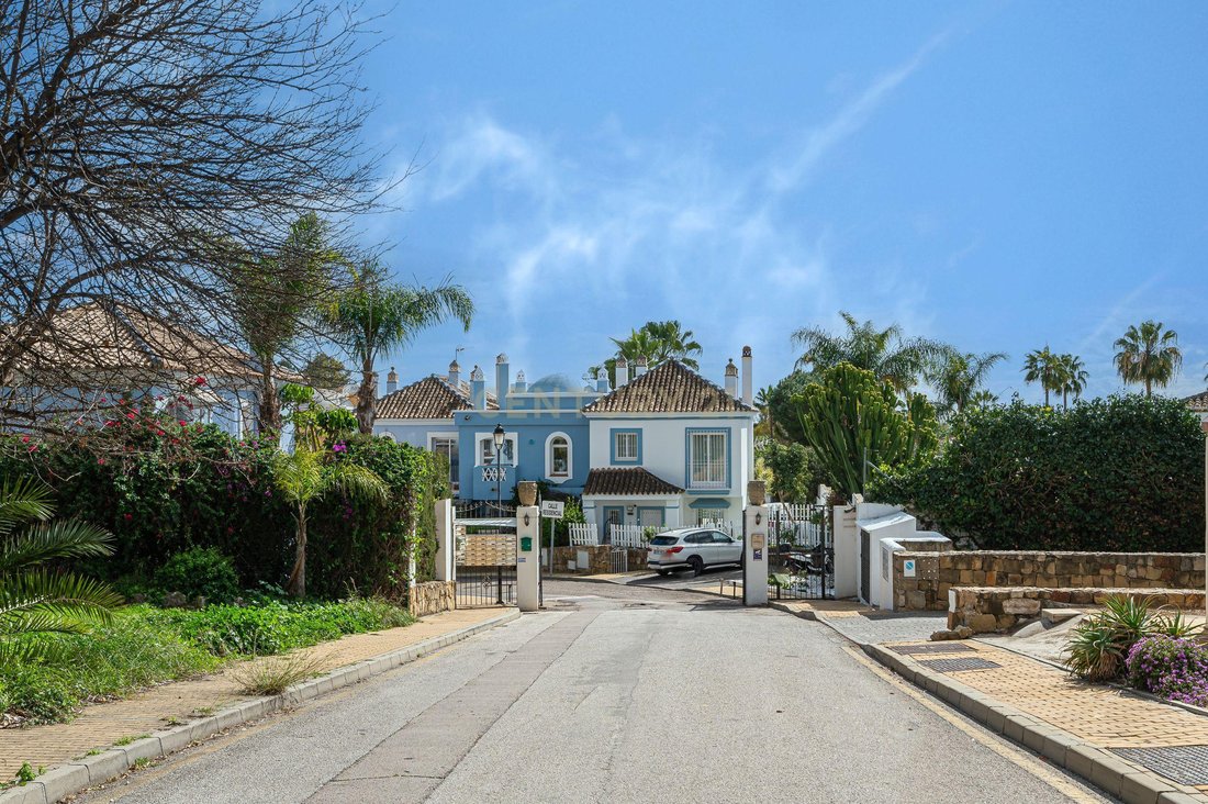 Villa in Nueva Andalucia, Marbella, Spain 2 - 18991448