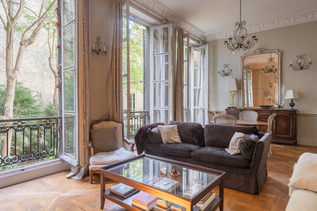 Apartment in Odéon, Paris 6e Arrondissement, Paris 4 - 18991781