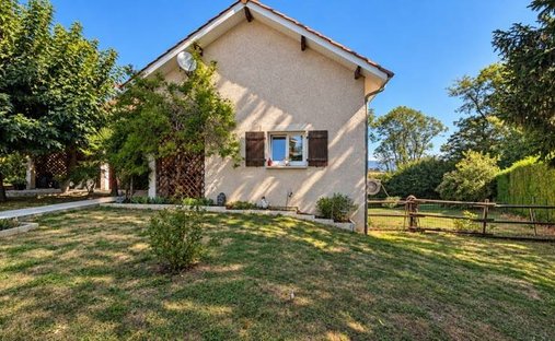 Haus in Faverges-de-la-Tour, Auvergne-Rhone-Alpen, Frankreich 1
