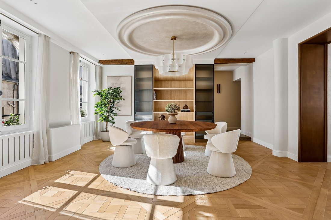 Apartment in Saint Germain l'Auxerrois, Paris 1er Arrondissement, Paris 4 - 18991771
