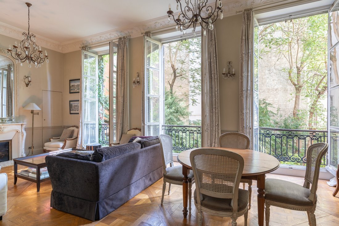 Apartment in Odéon, Paris 6e Arrondissement, Paris 1 - 18991781