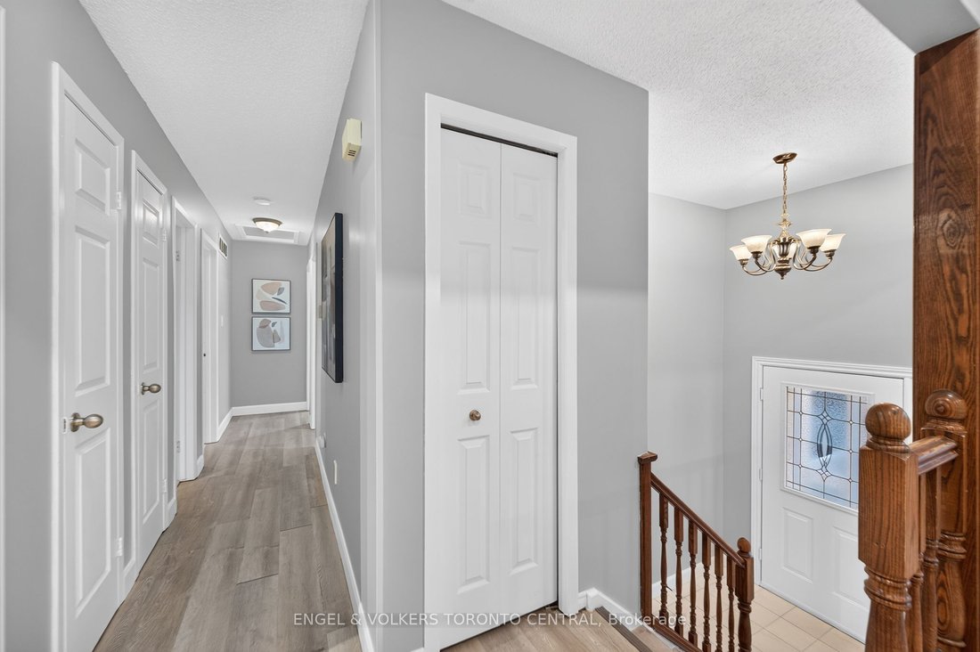 House in Kitchener, Ontario, Canada 5 - 18991470