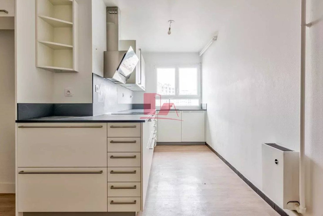 Apartment in Insurrection, Vanves, France 5 - 17227119